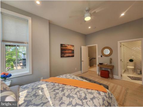 1001 C SE #2, Washington, DC 20003 photo 38