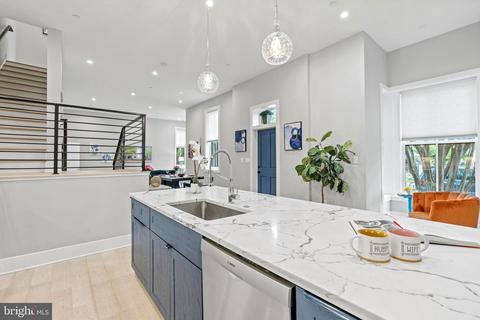 1001 C SE #2, Washington, DC 20003 photo 14