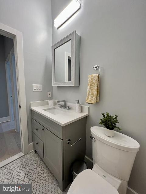 1001 C SE #2, Washington, DC 20003 photo 63