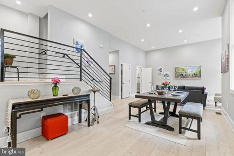 1001 C SE #2, Washington, DC 20003 photo 2