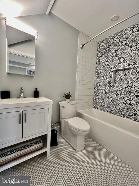 1001 C SE #2, Washington, DC 20003 photo 52