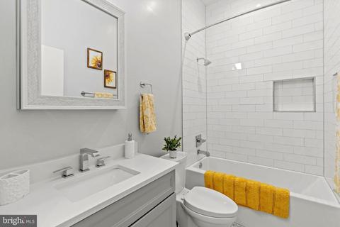 1001 C SE #2, Washington, DC 20003 photo 80