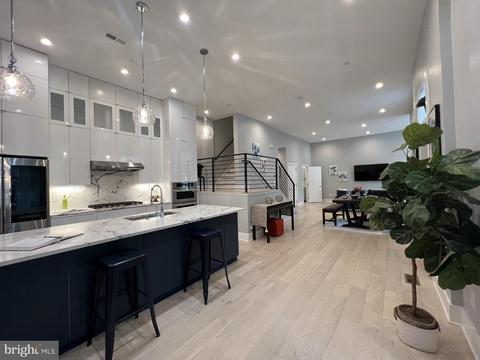 1001 C SE #2, Washington, DC 20003 photo 16