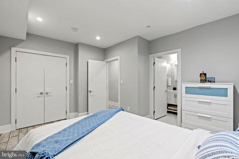 1001 C SE #2, Washington, DC 20003 photo 75