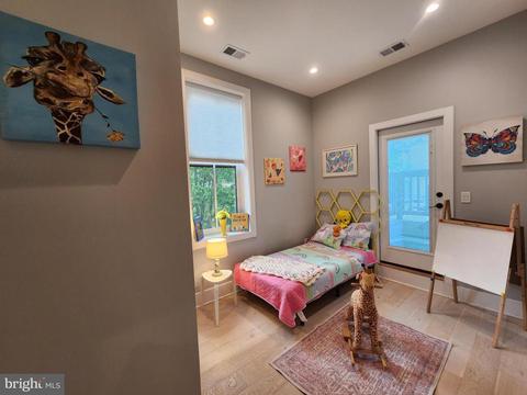 1001 C SE #2, Washington, DC 20003 photo 34