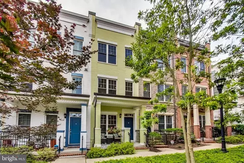 579 Regent Pl NE, Washington, DC 20017