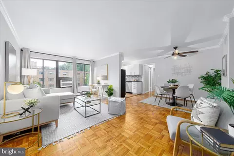2325 42nd St NW #409, Washington, DC 20007
