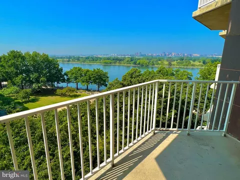 530 N Street SW #S-807, Washington, DC 20024