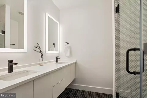 919 4th St NE, Washington, DC 20002 photo 15