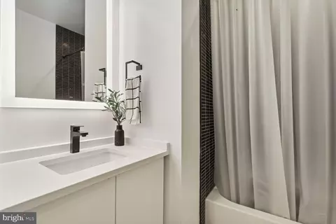 919 4th St NE, Washington, DC 20002 photo 18