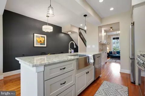 419 18th St SE, Washington, DC 20003 photo 11