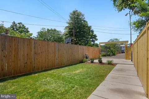 419 18th St SE, Washington, DC 20003 photo 29