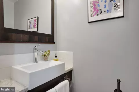 419 18th St SE, Washington, DC 20003 photo 12