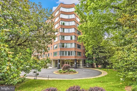 4200 Cathedral Ave NW #416, Washington, DC 20016