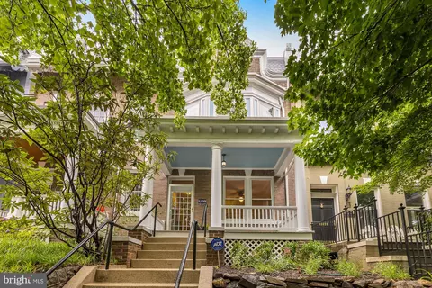 3139 19th St NW, Washington, DC 20010