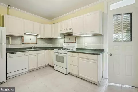 1233 C St NE, Washington, DC 20002 photo 11
