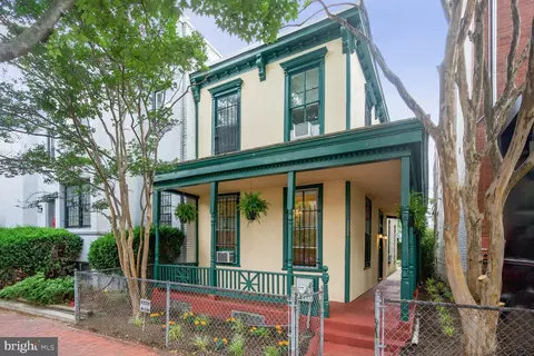 1233 C St NE, Washington, DC 20002 photo 2