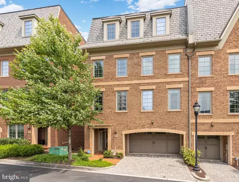 1407 Ridgeview Way NW, Washington, DC 20007