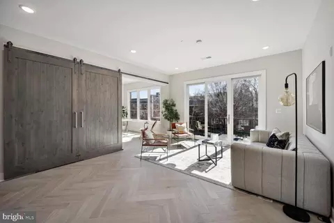 1236 Raum St NE #11, Washington, DC 20002