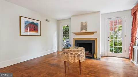 300 A St SE, Washington, DC 20003 photo 9