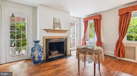 300 A St SE, Washington, DC 20003 photo 8