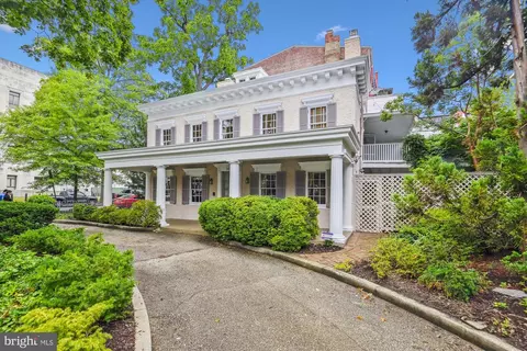 300 A St SE, Washington, DC 20003 photo 4