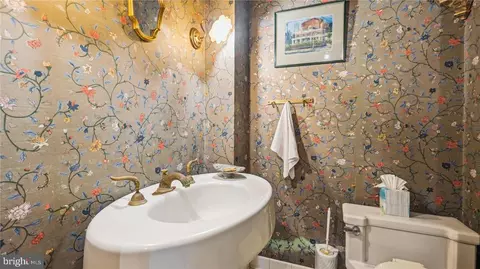 300 A St SE, Washington, DC 20003 photo 20