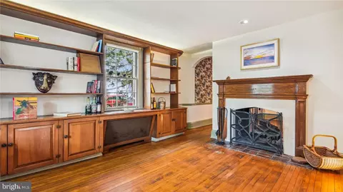 300 A St SE, Washington, DC 20003 photo 10