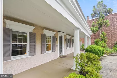 300 A St SE, Washington, DC 20003 photo 5
