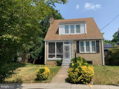 805 Dahlia St NW, Washington, DC 20012