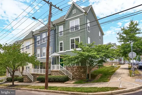 601 51st St SE, Washington, DC 20019 photo 2