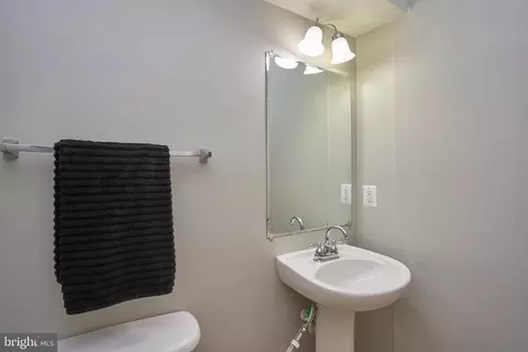 601 51st St SE, Washington, DC 20019 photo 28