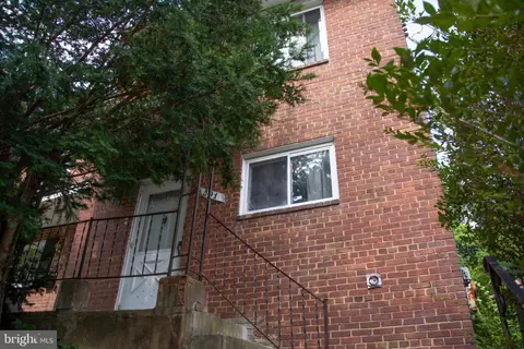 501 Hilltop Ter SE, Washington, DC 20019