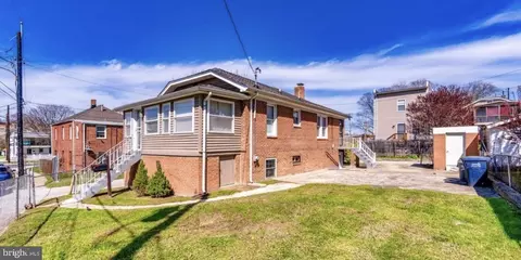 609 49th Pl NE, Washington, DC 20019