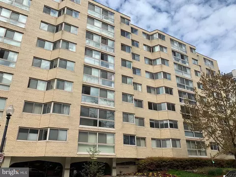 922 24th St NW #801, Washington, DC 20037