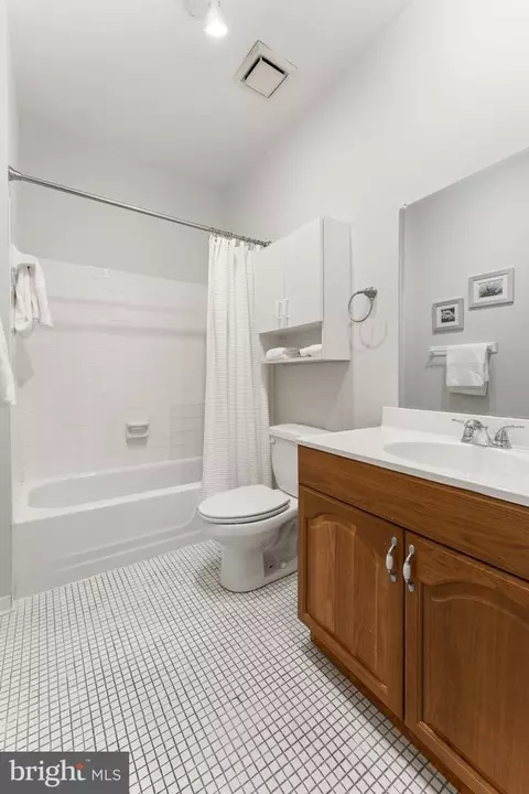 618 8th St NE, Washington, DC 20002 photo 28
