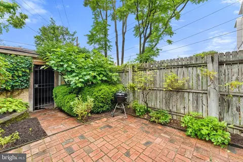 618 8th St NE, Washington, DC 20002 photo 23