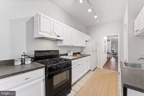 618 8th St NE, Washington, DC 20002 photo 13