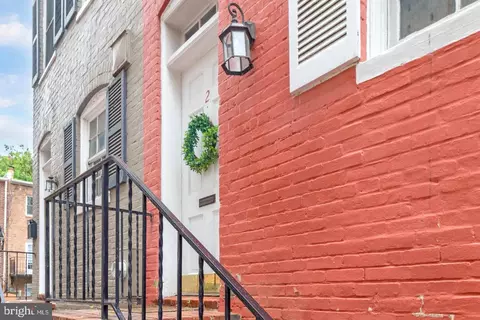 2 Snows Ct NW, Washington, DC 20037