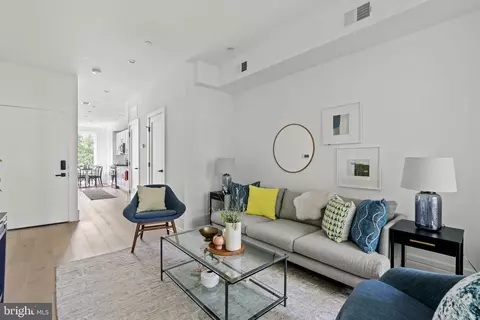 1539 4th St NW #2, Washington, DC 20001