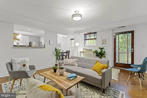 1615 Kenyon St NW #B, Washington, DC 20010