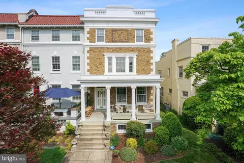 2851 29th St NW, Washington, DC 20008