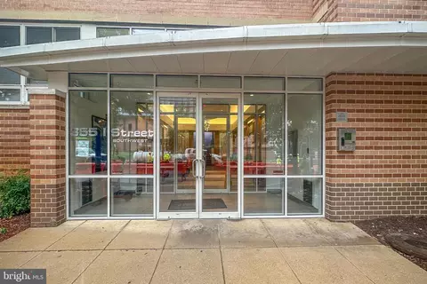 355 I St SW #304, Washington, DC 20024