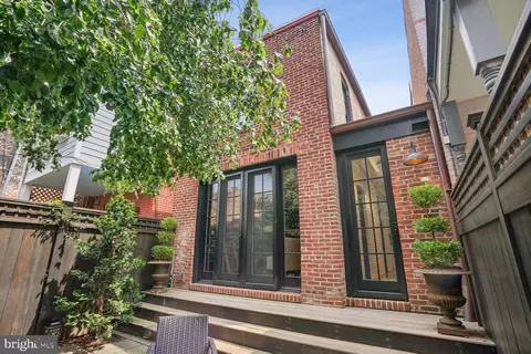 1102 E Capitol St NE, Washington, DC 20002 photo 8