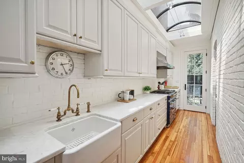 1102 E Capitol St NE, Washington, DC 20002 photo 6