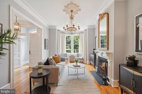 1102 E Capitol St NE, Washington, DC 20002 photo 2