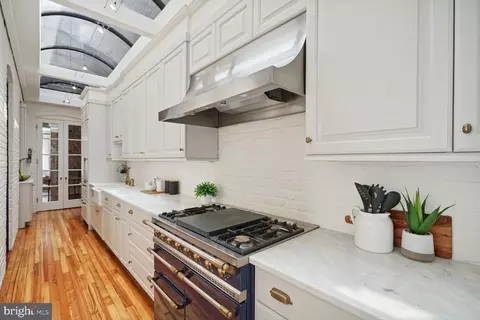 1102 E Capitol St NE, Washington, DC 20002 photo 5