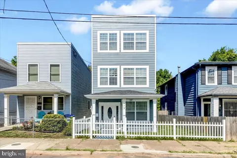 912 45th NE, Washington, DC 20019