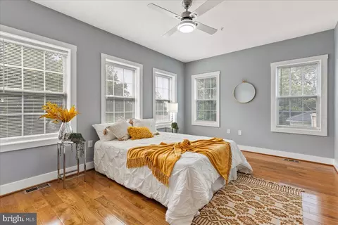 912 45th NE, Washington, DC 20019 photo 14