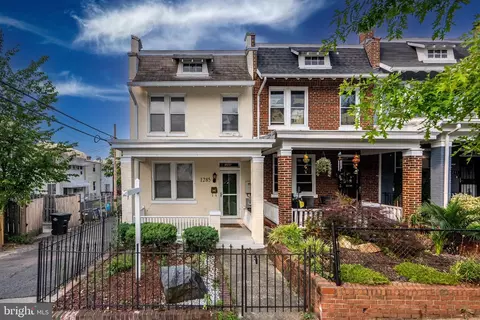 1285 Owen Pl NE, Washington, DC 20002